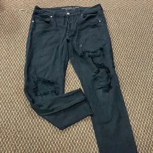 Ae tomgirl distressed black jeans